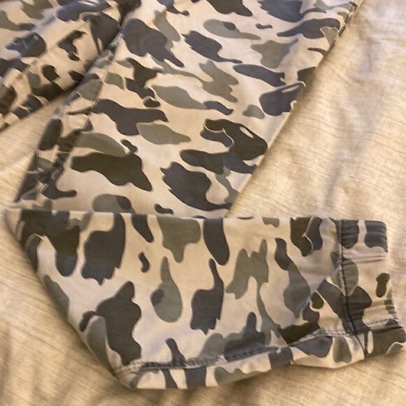 Divided (H&M) Mens Camouflage Print Cotton Joggers. Size 32. - Picture 6 of 10